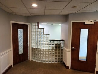 Hamilton, NJ Medical - 8 Quakerbridge Plz