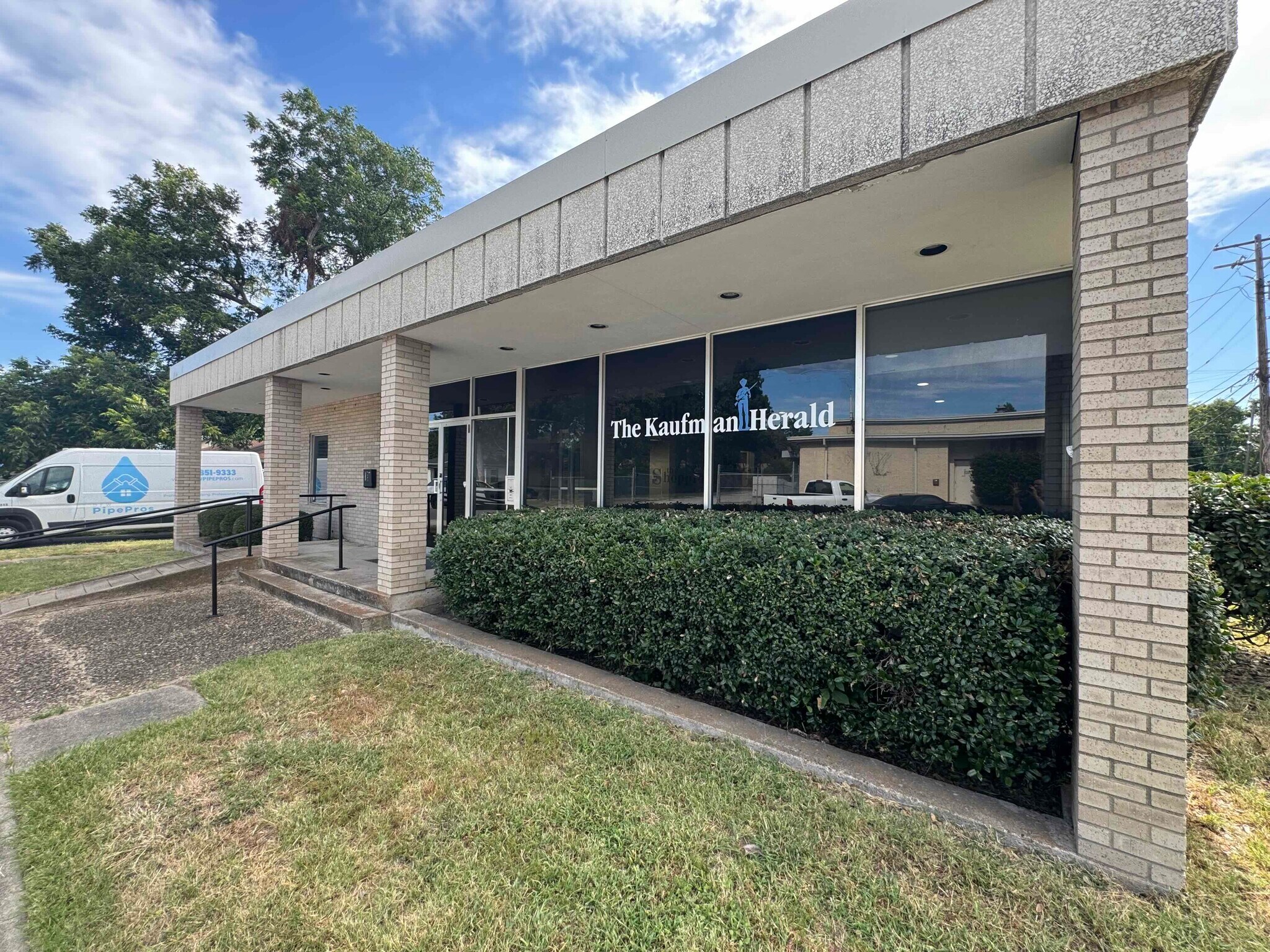 300 N Washington St, Kaufman, TX for Sale
