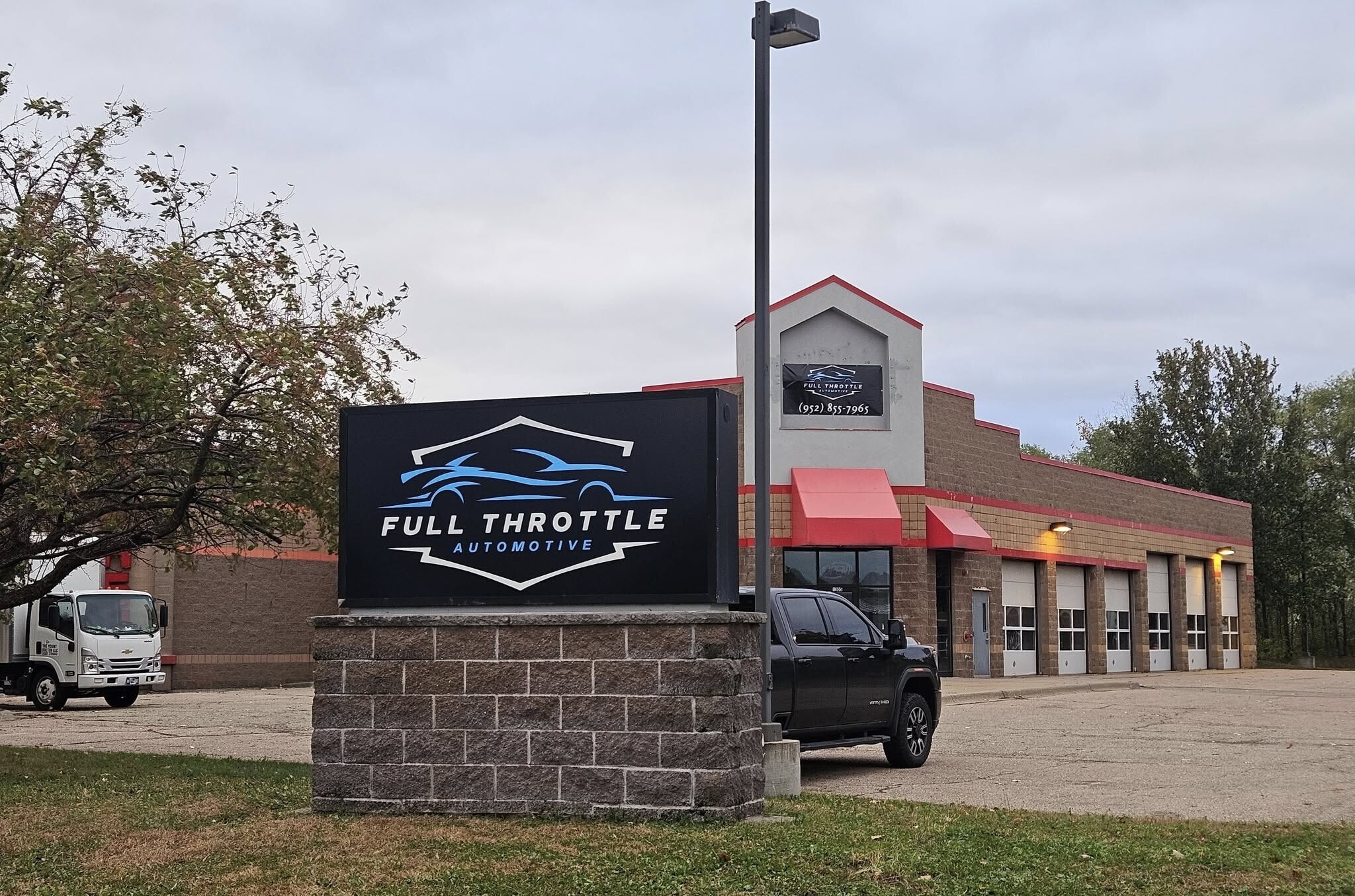 1305 Crystal Ln, Chaska, MN for Sale