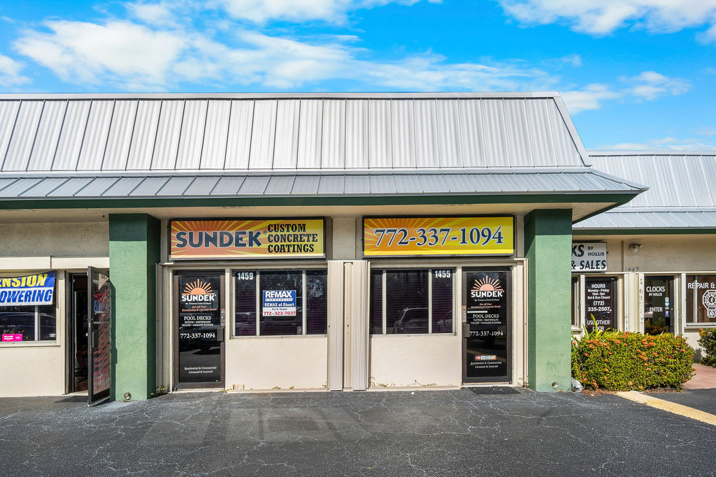 1459 SE Village Green Dr, Port Saint Lucie, FL for Sale