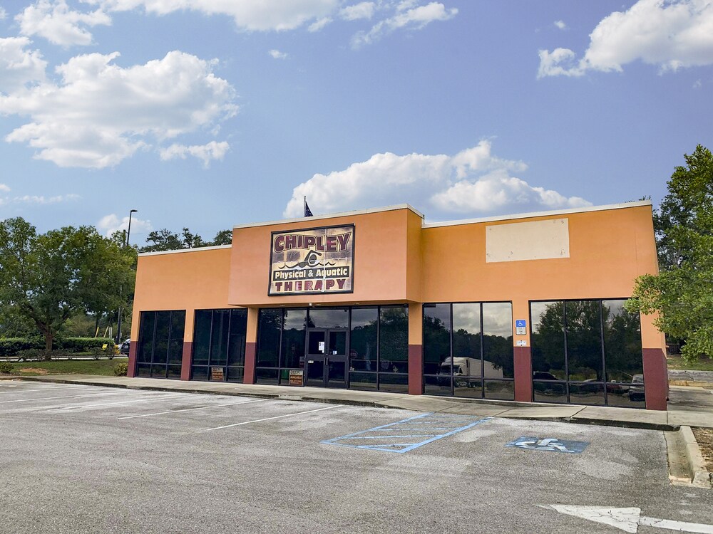 1695 Main St, Chipley, FL for Rent