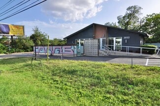 Austin, TX Retail - 3850 Airport Blvd