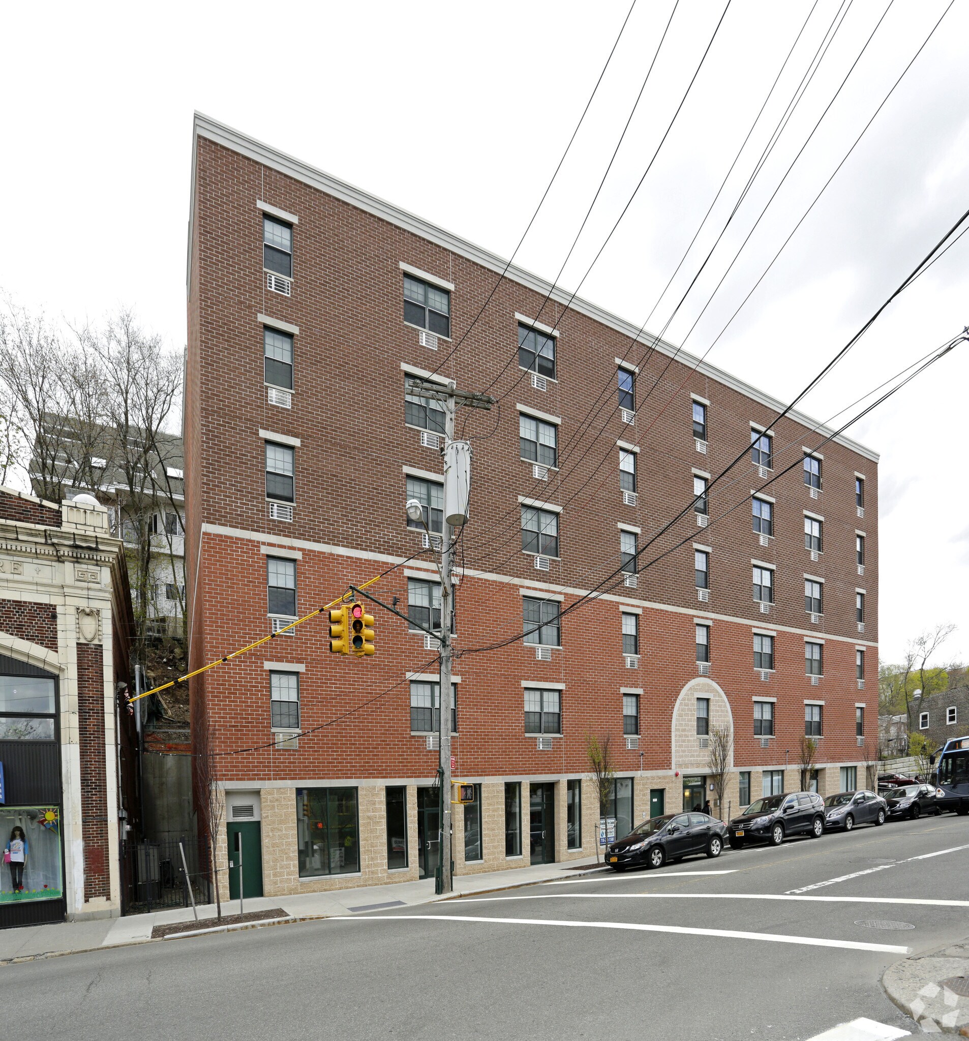150 Victory Blvd, Staten Island, NY for Rent