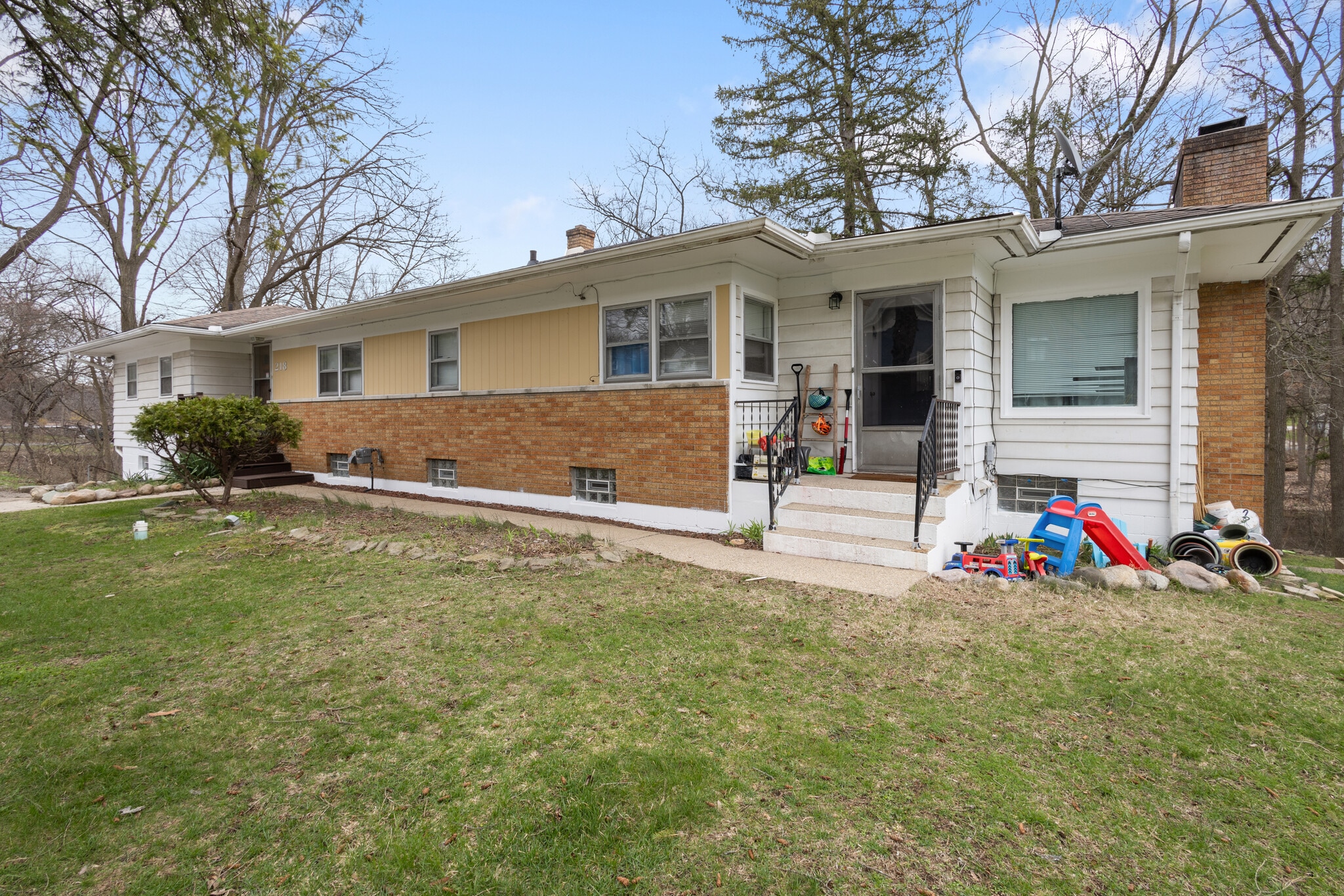 218 N 26th St, Kalamazoo, MI for Sale