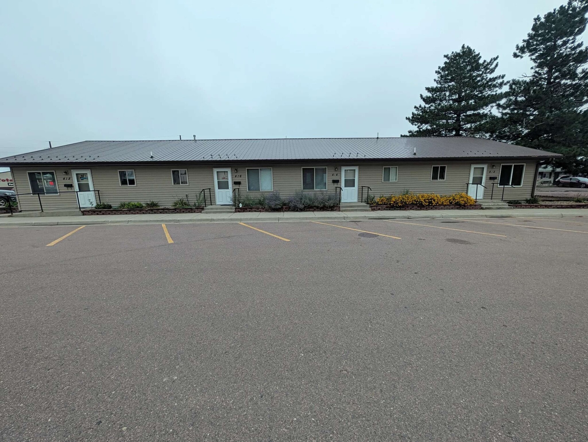 412-418 2nd Ave, Canistota, SD for Sale