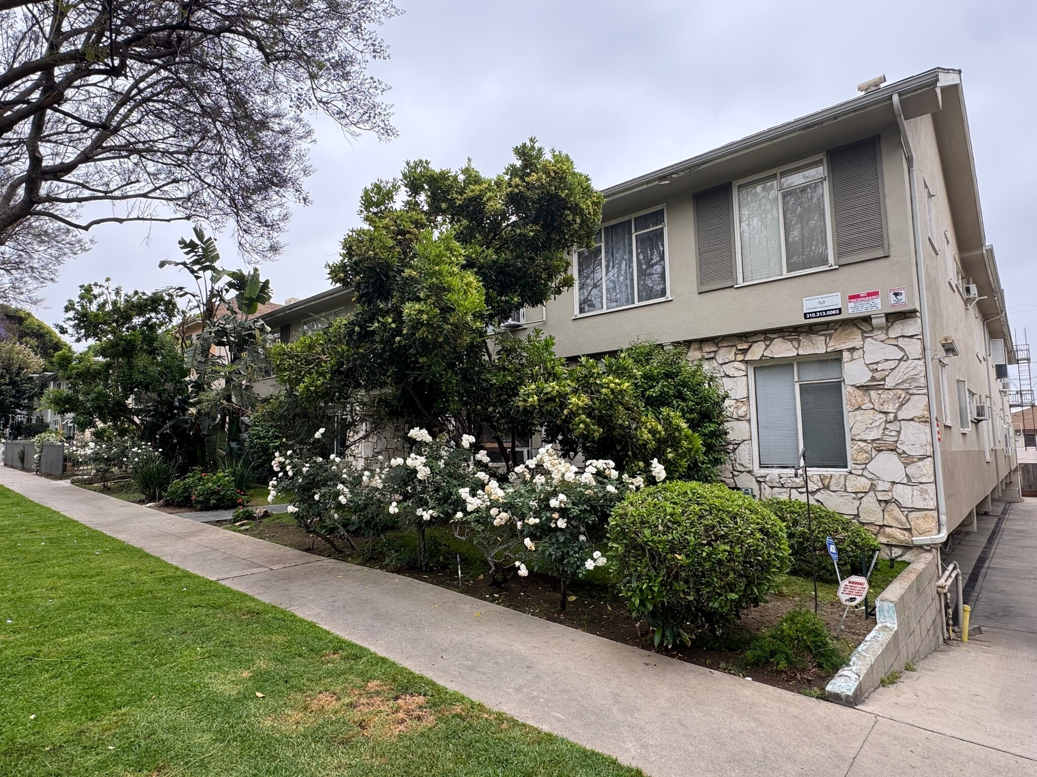 8218 De Longpre Ave, West Hollywood, CA for Sale