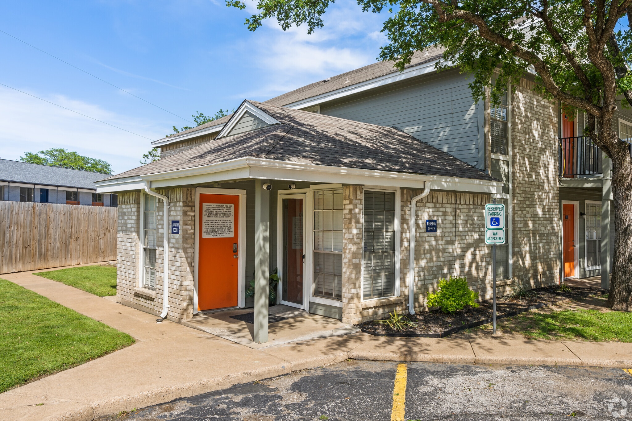 711 Grand Ct, Arlington, TX for Sale
