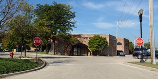 Barrington, IL Retail - 200 Applebee St