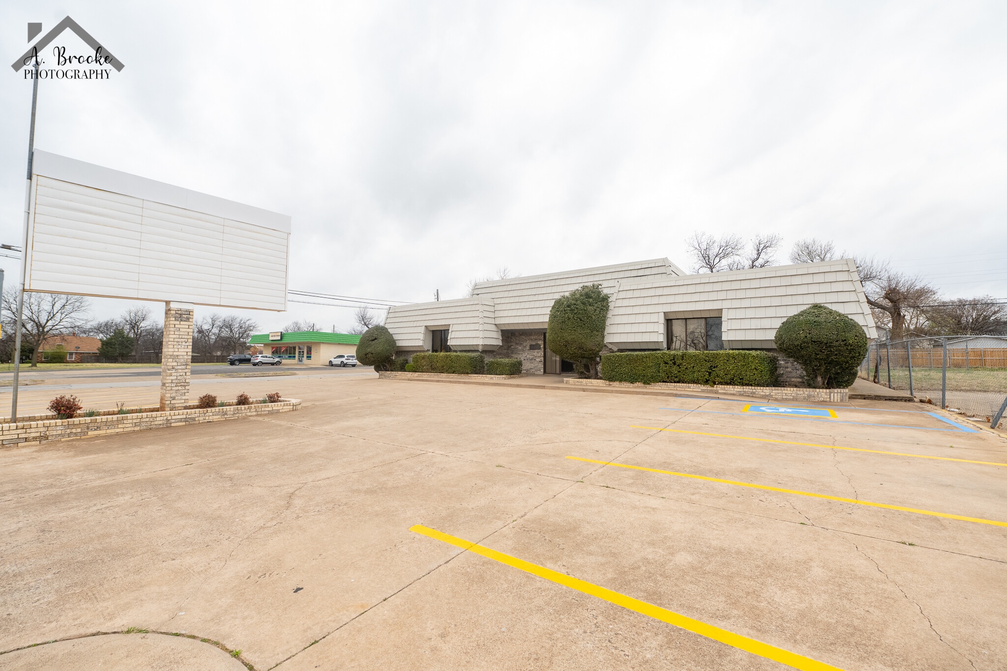 1712 Kemp Blvd, Wichita Falls, TX for Rent