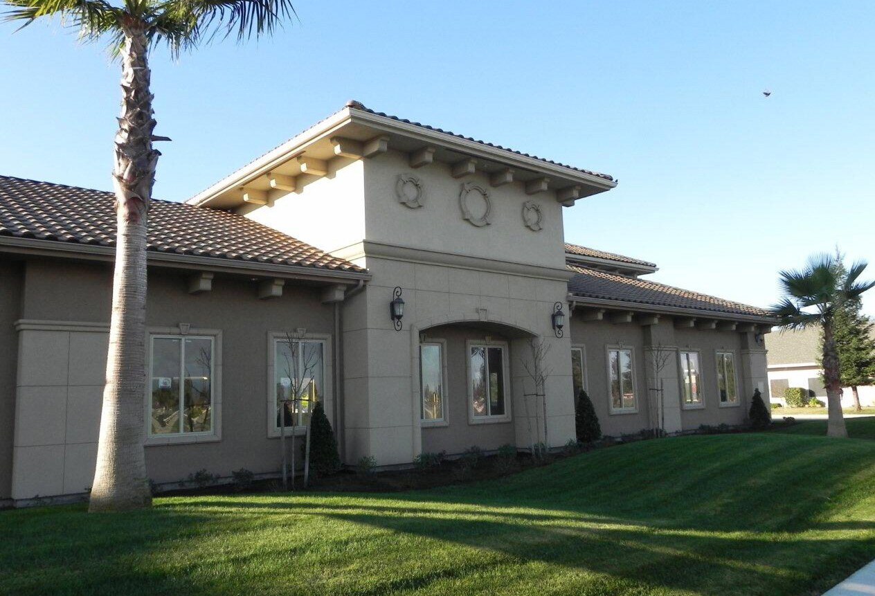 2036 Shaw Ave Clovis, CA 93611 Industrial Park Property for Lease on