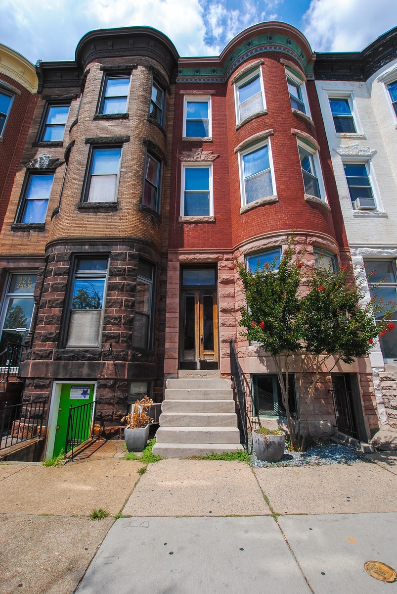 34 E 25th St, Baltimore, MD for Sale