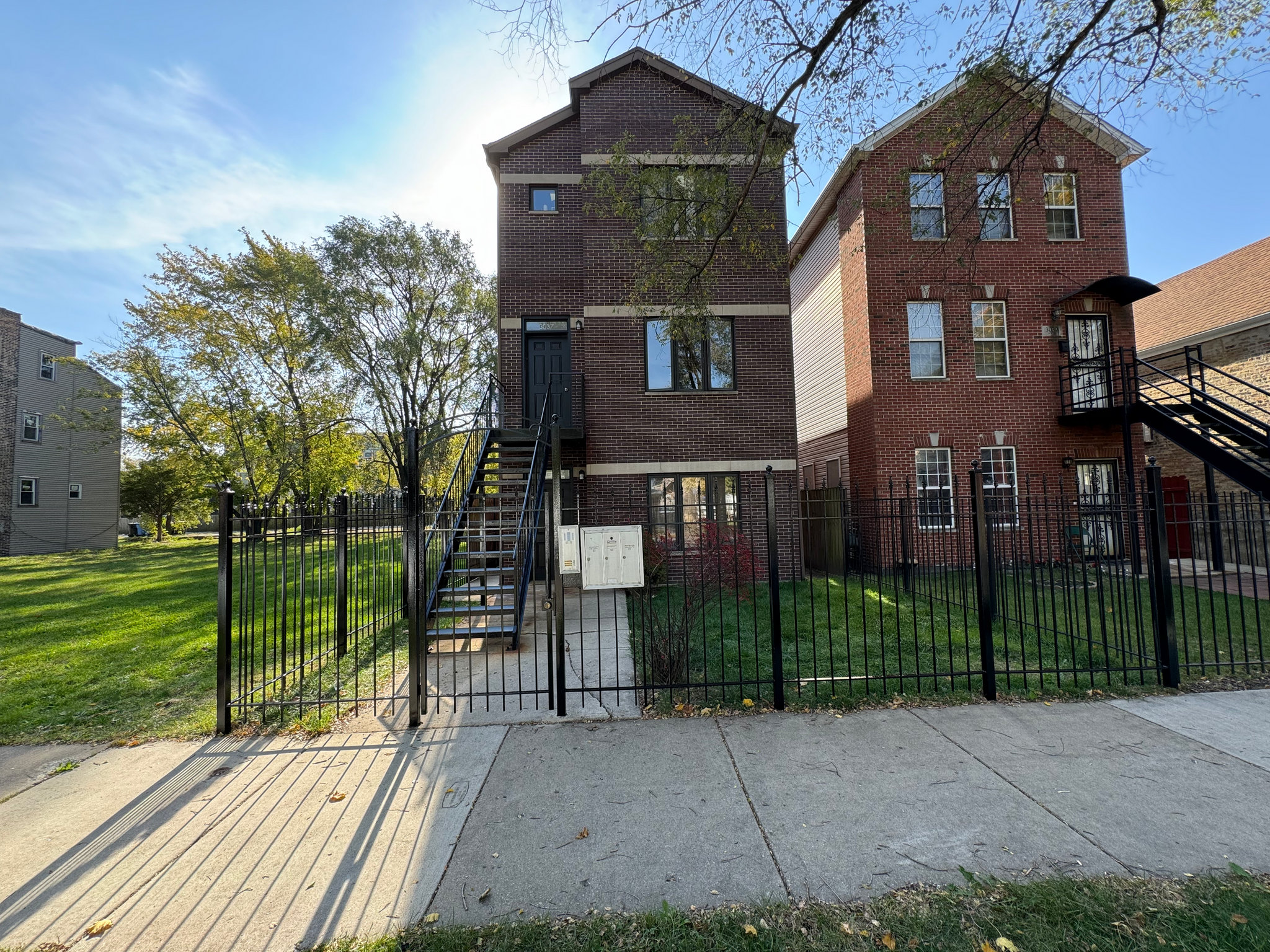 3037 W Polk St, Chicago, IL for Sale