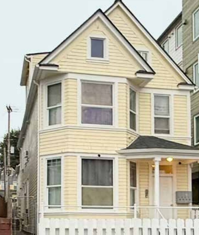 1212 S I St, Tacoma, WA for Sale