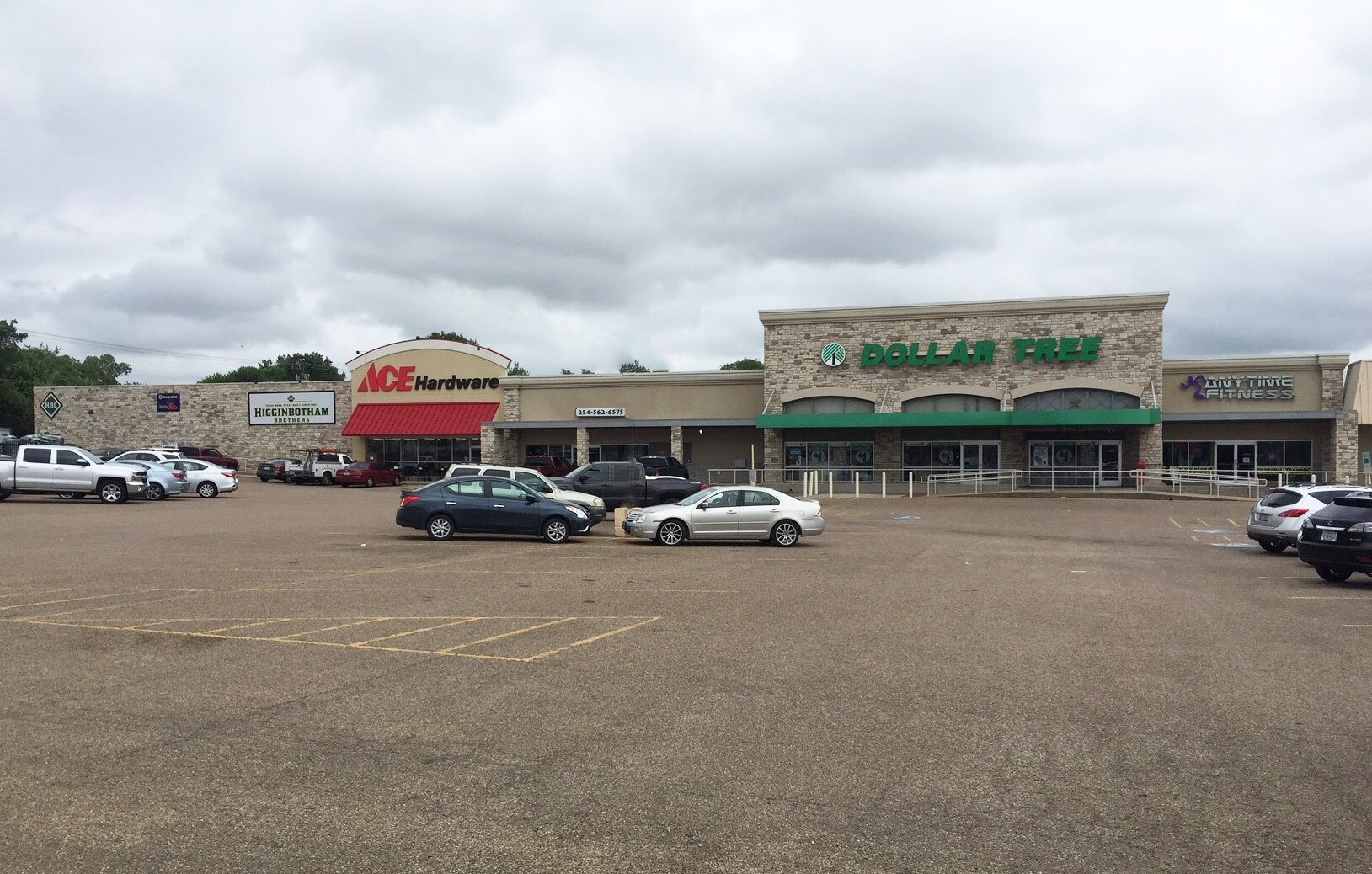 1001 E Milam St, Mexia, TX for Rent