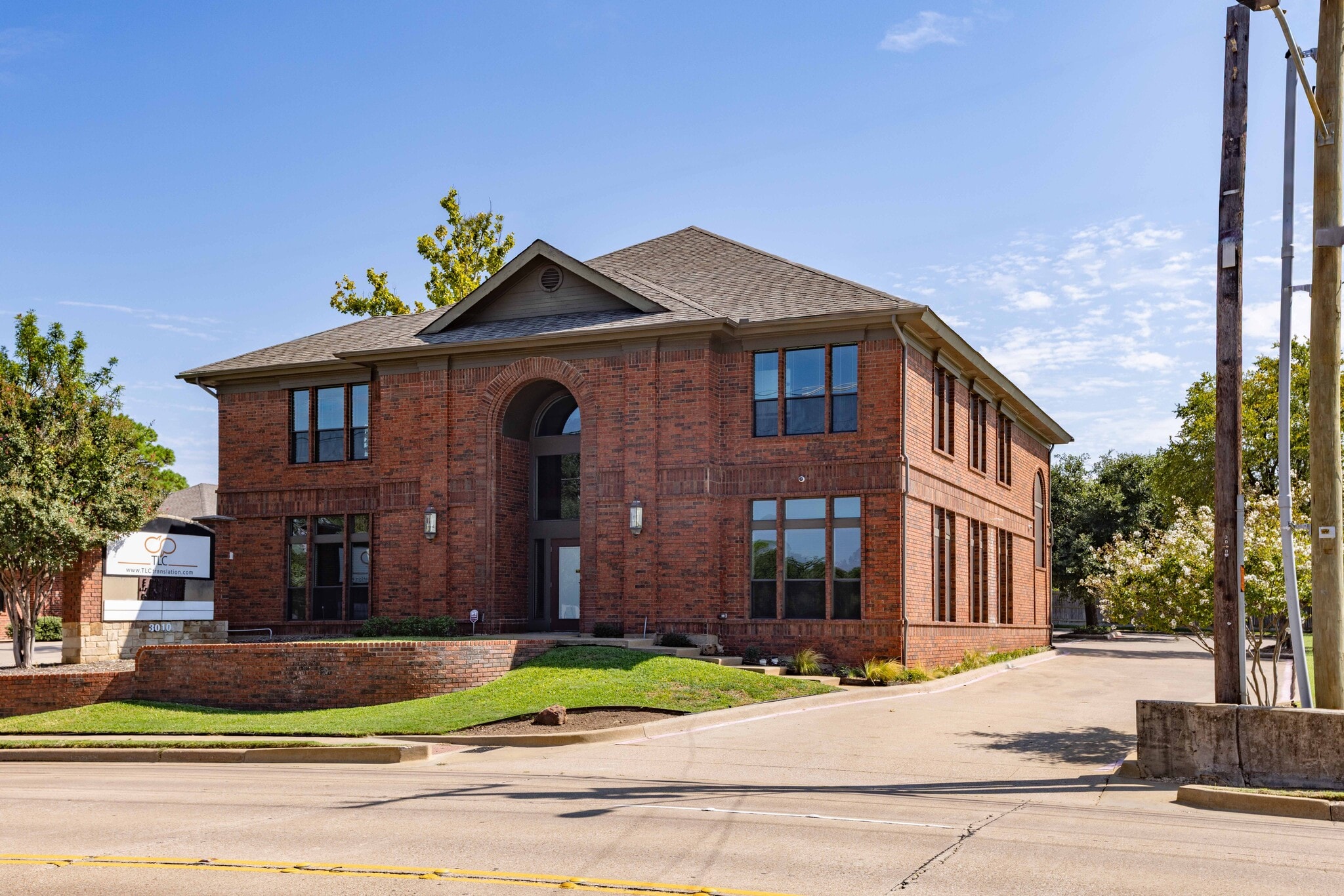 3010 W Park Row Dr, Pantego, TX for Sale