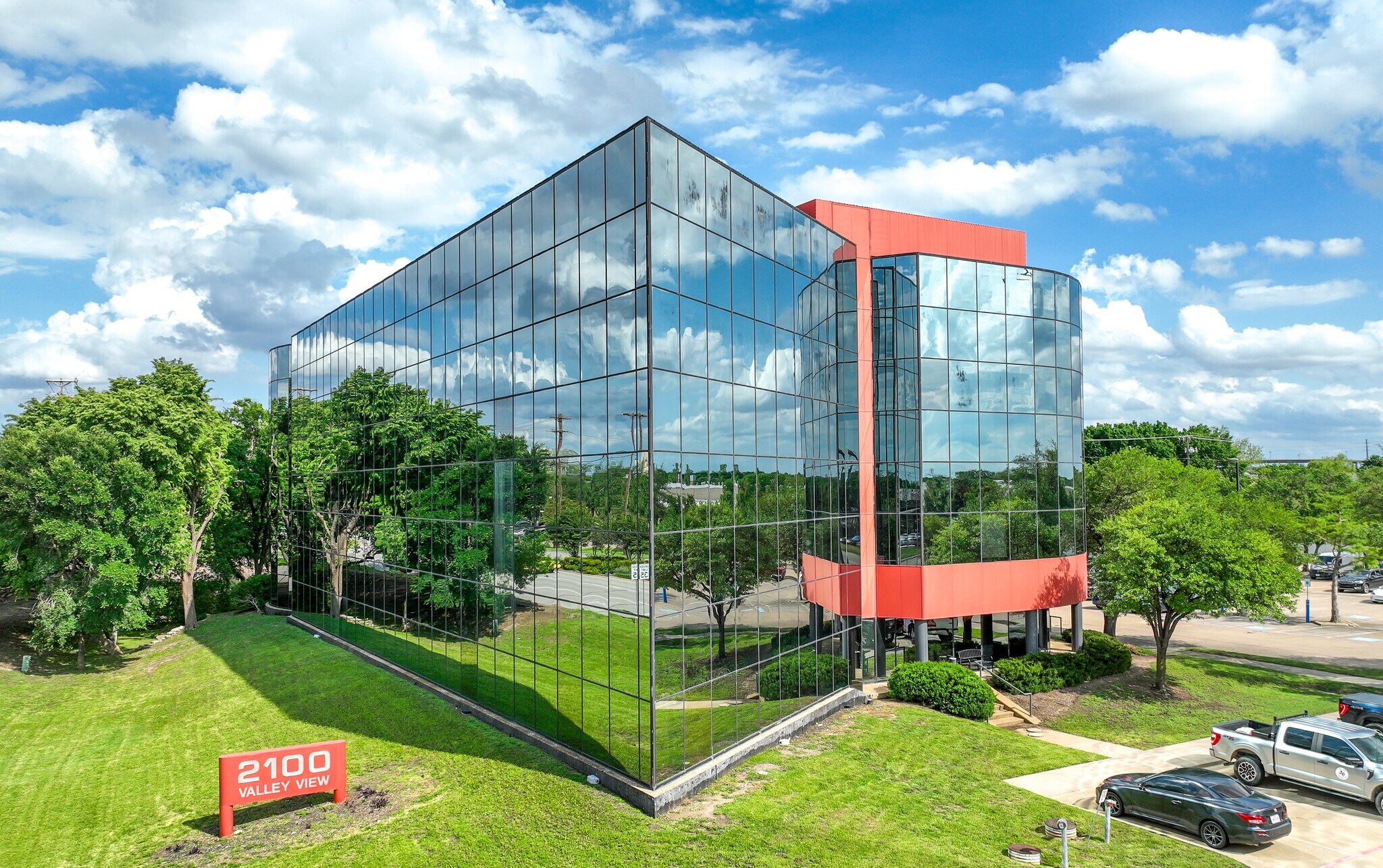2100 Valley View Ln, Farmers Branch, TX for Rent