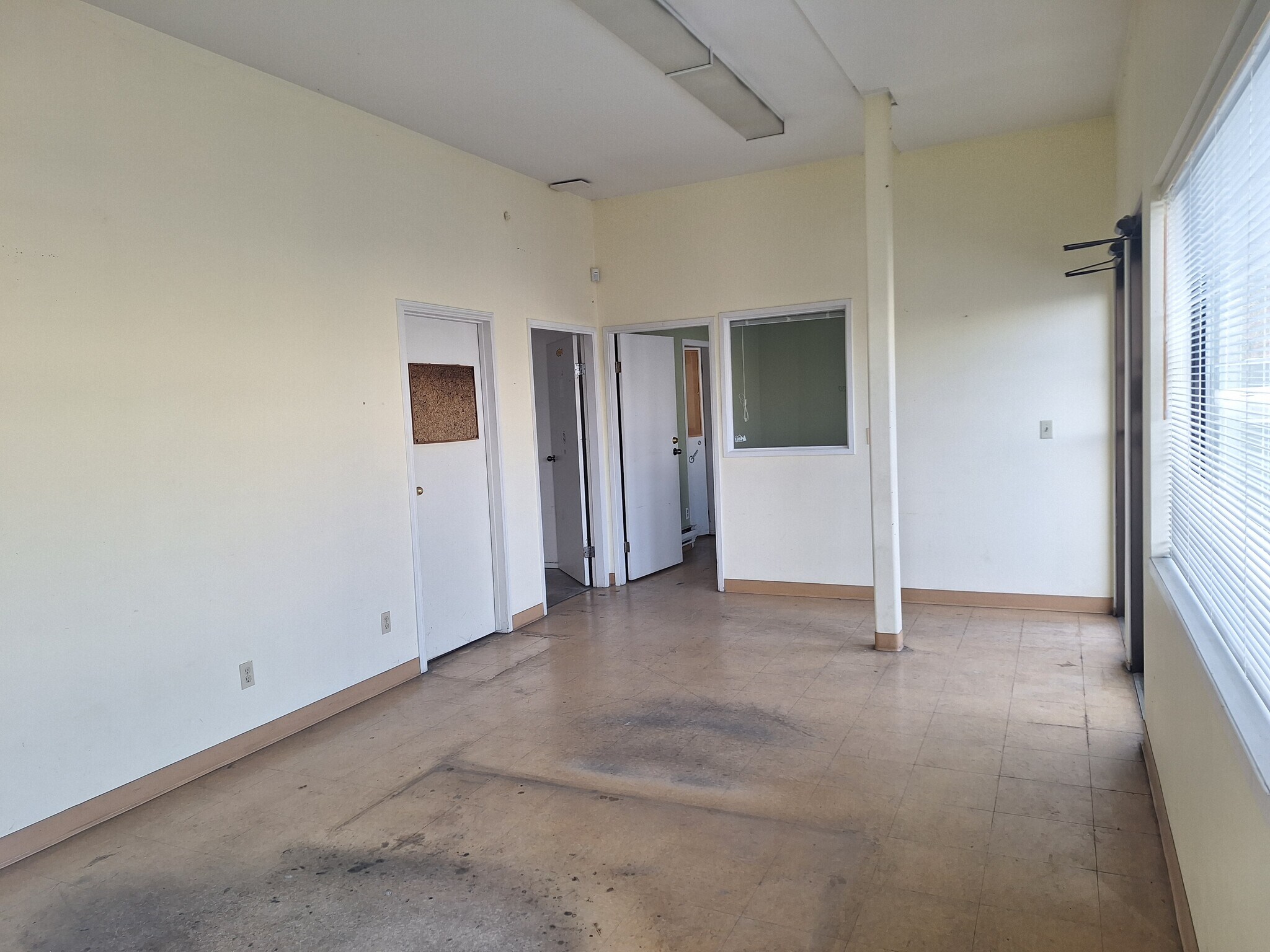 690 Comox Rd, Nanaimo, BC for Rent