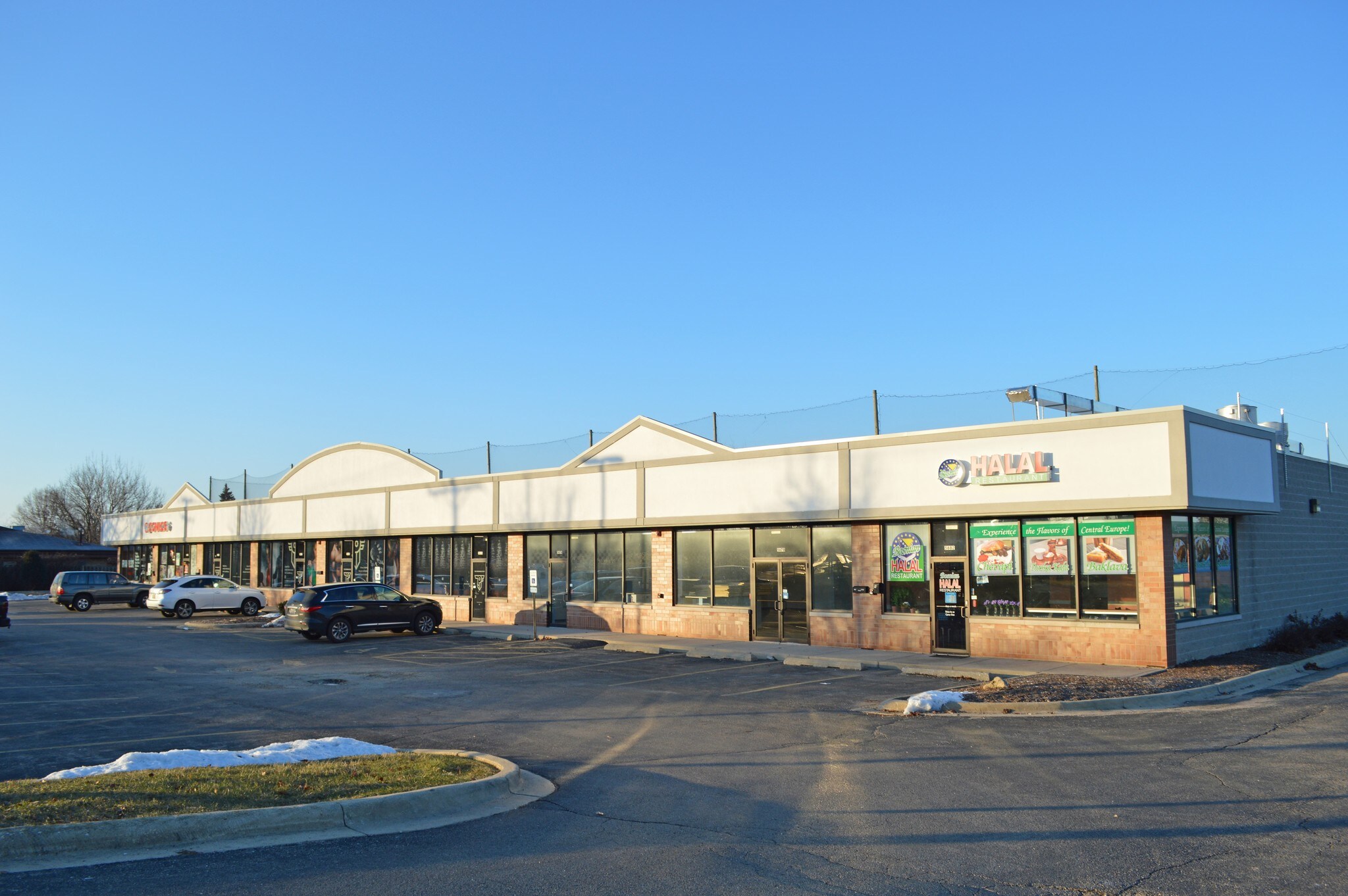 5650-5682 Arlington Dr E, Hanover Park, IL for Rent