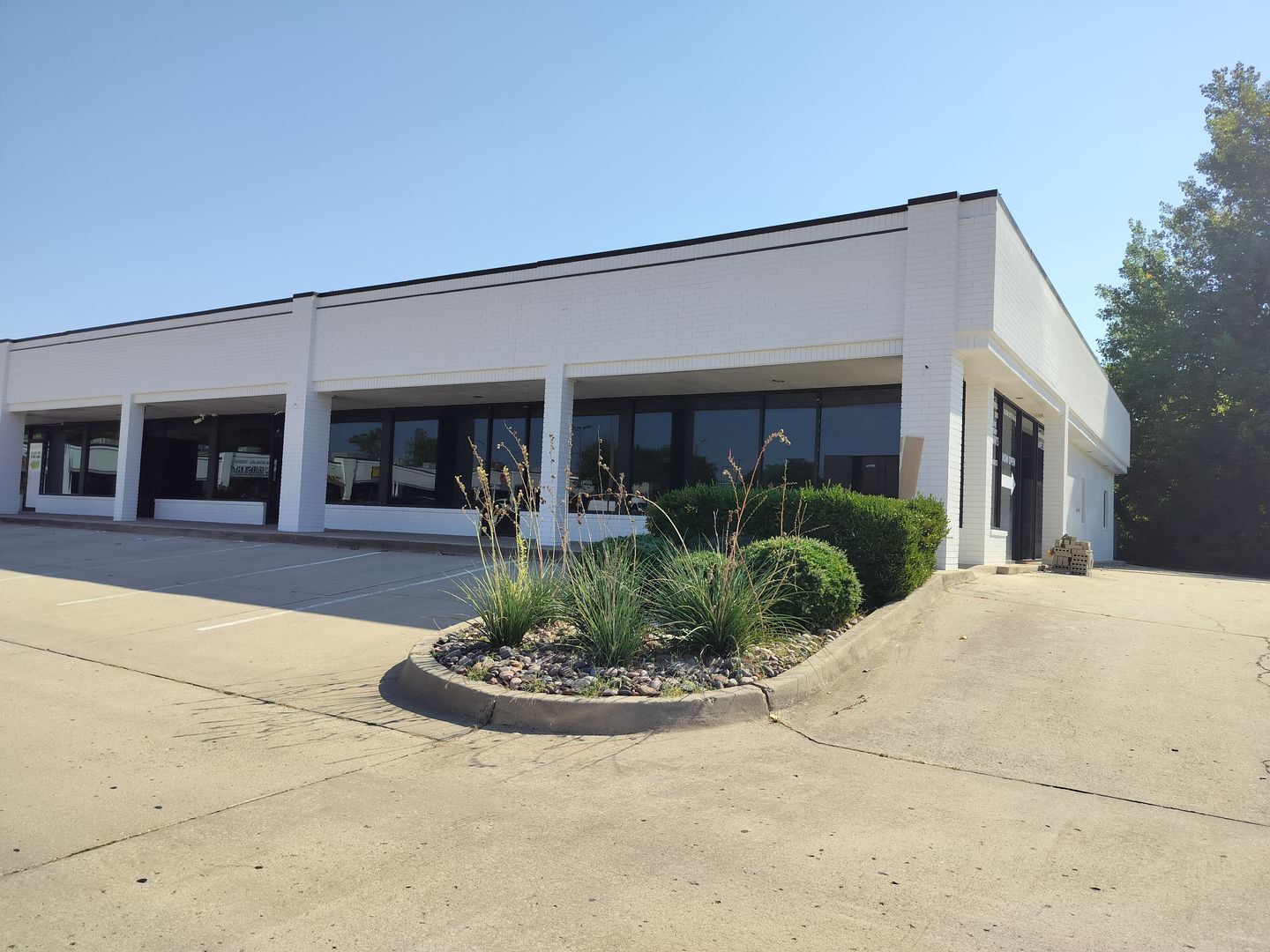 342-344 S Santa Fe Ave, Edmond, OK for Rent