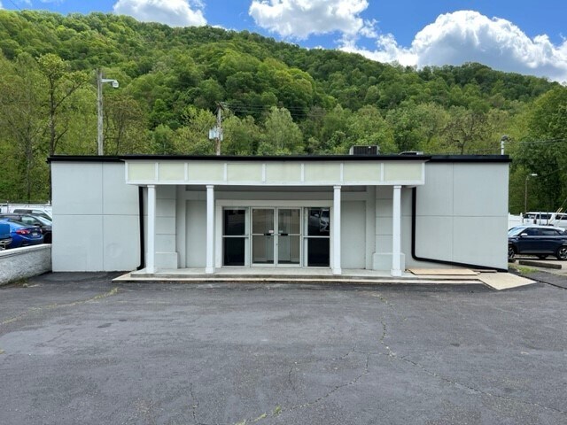 504 Main Ave, Logan, WV for Rent