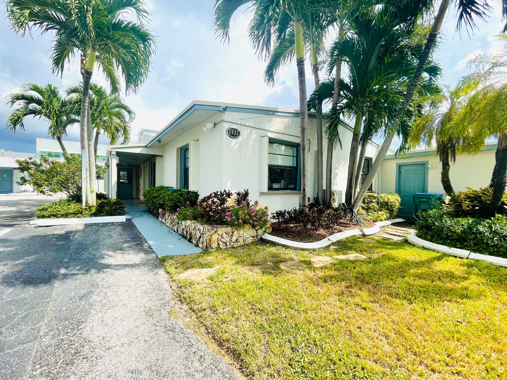 5935 Taft St, Hollywood, FL for Rent