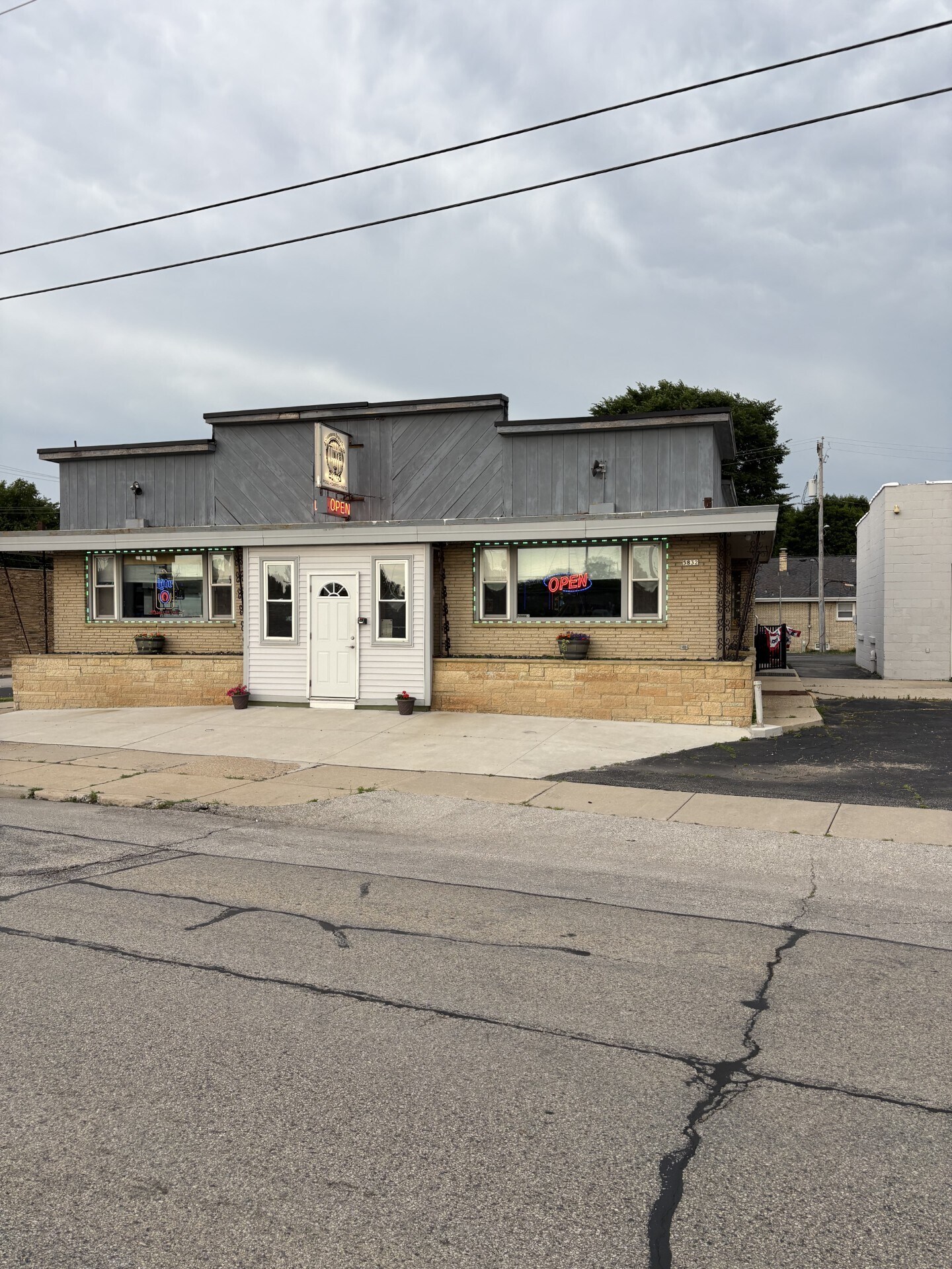 5832-40 S Packard Ave, Cudahy, WI for Sale