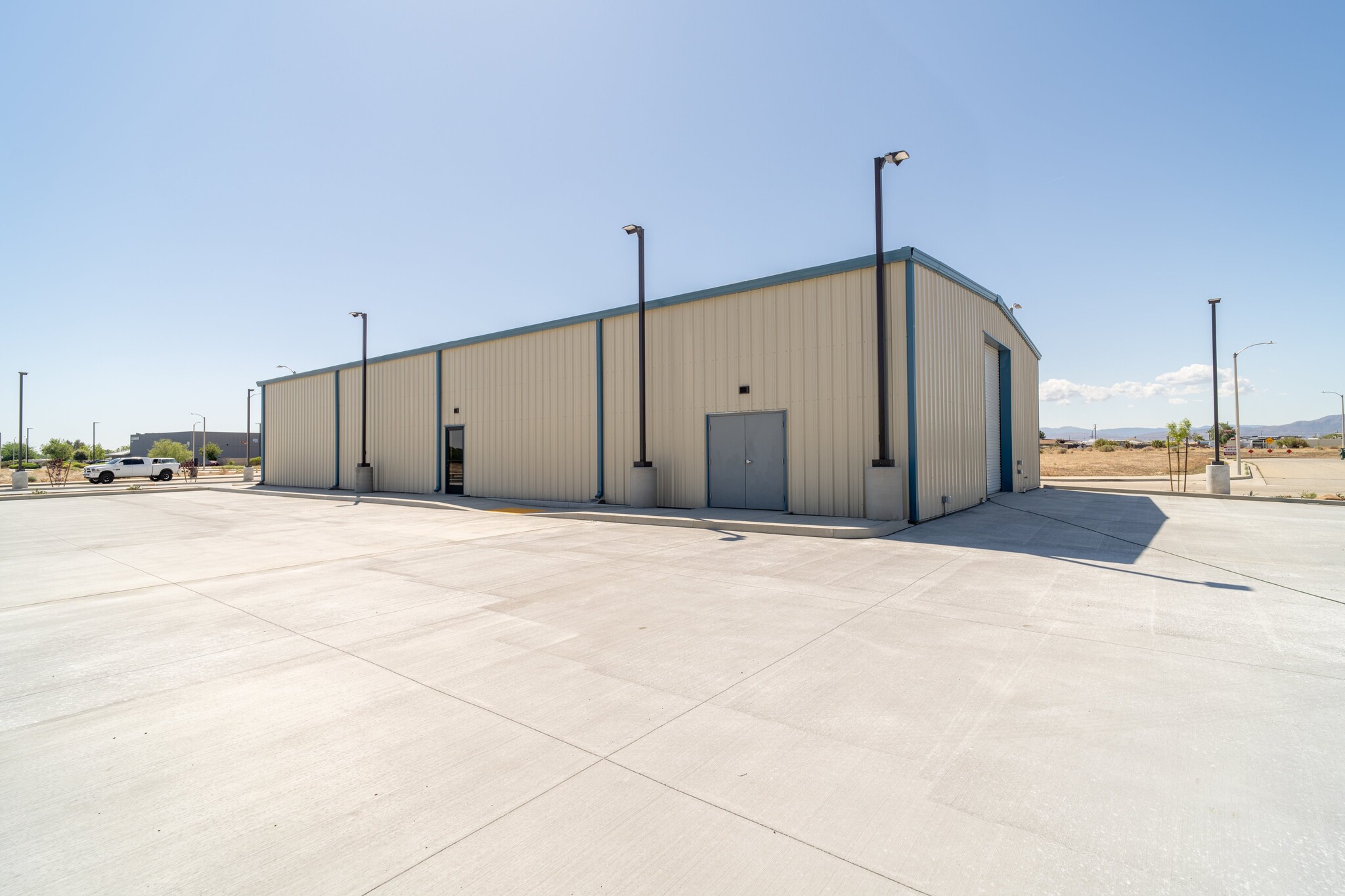 42515 Wall St, Lancaster, CA for Sale