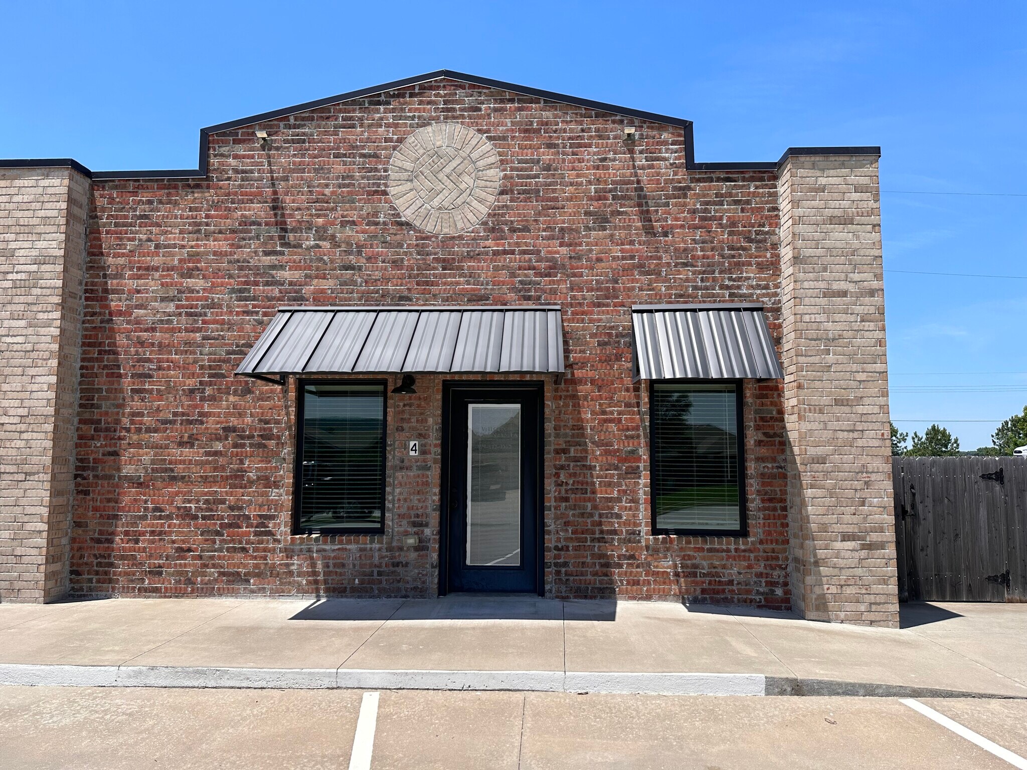 1100 Division St, Prairie Grove, AR for Rent