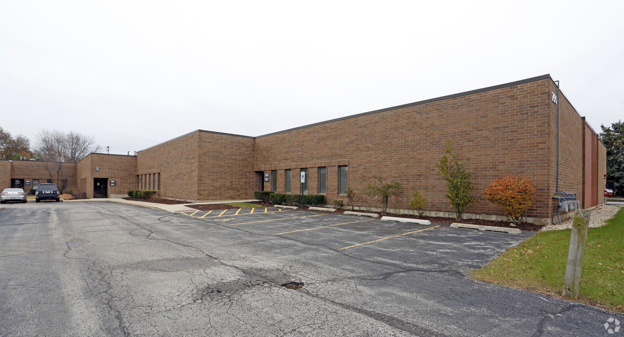 755-777 Edgewood Ave, Wood Dale, IL for Rent