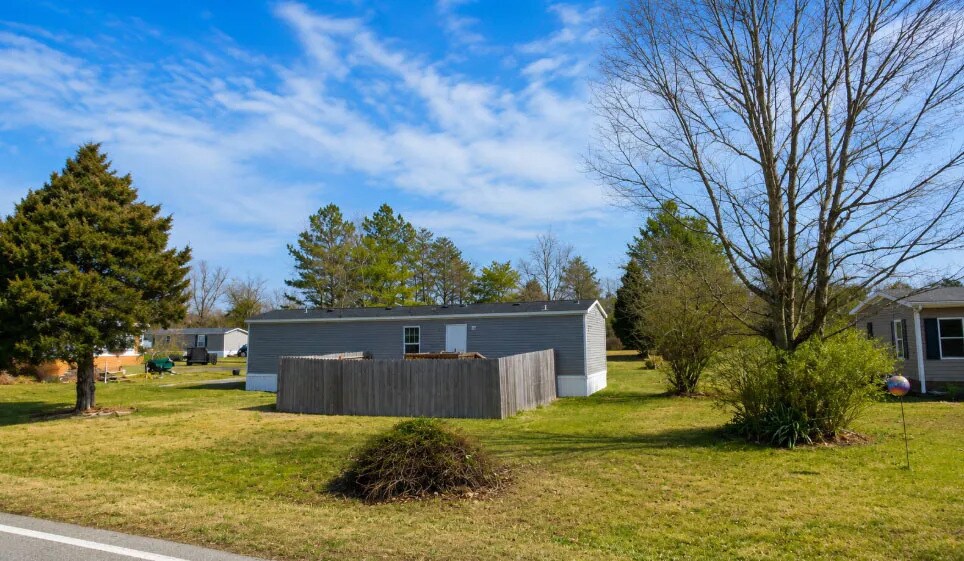 104 Lakisha Ct, Madison, NC for Sale