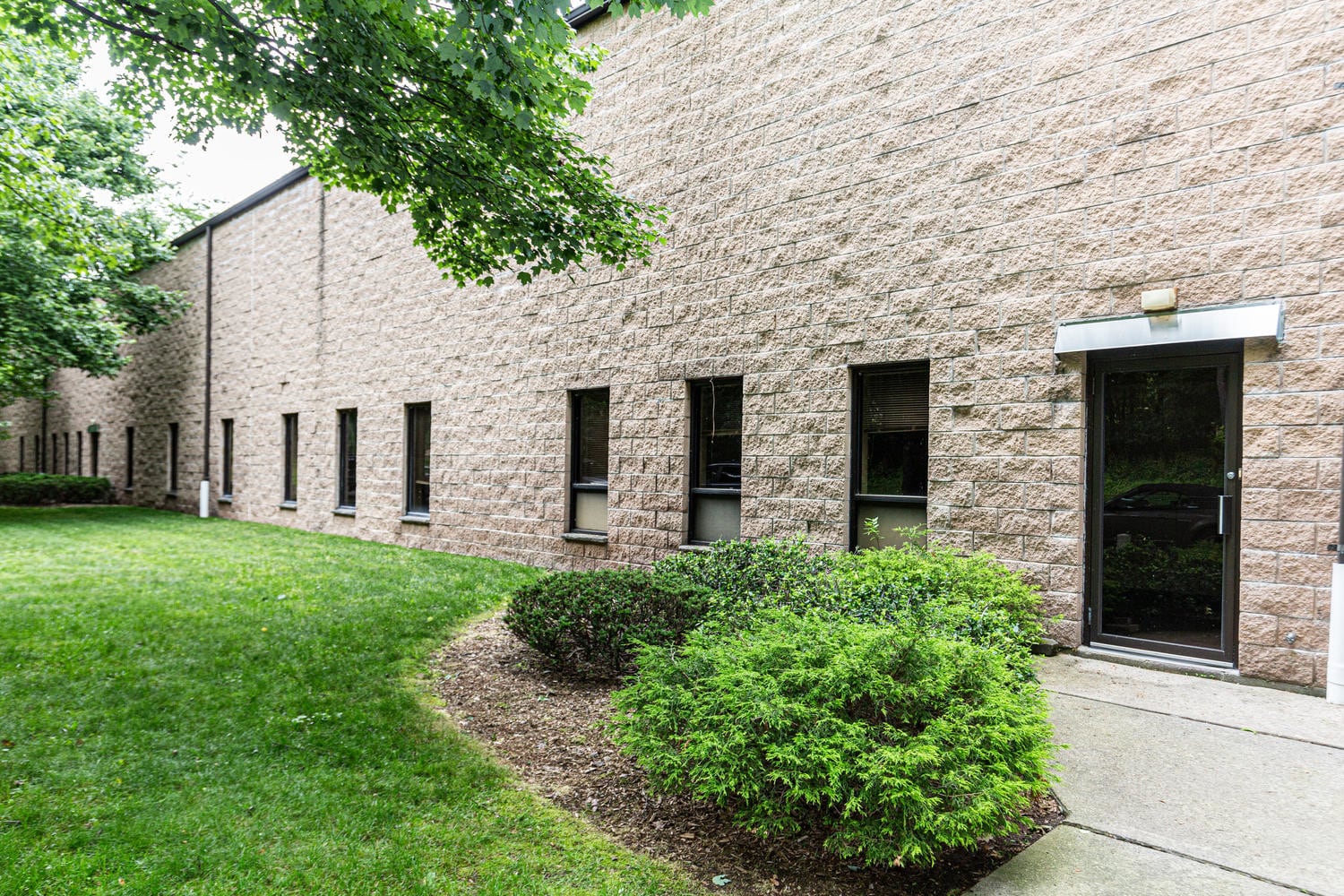 825 Windham Ct N, Wyckoff, NJ for Sale