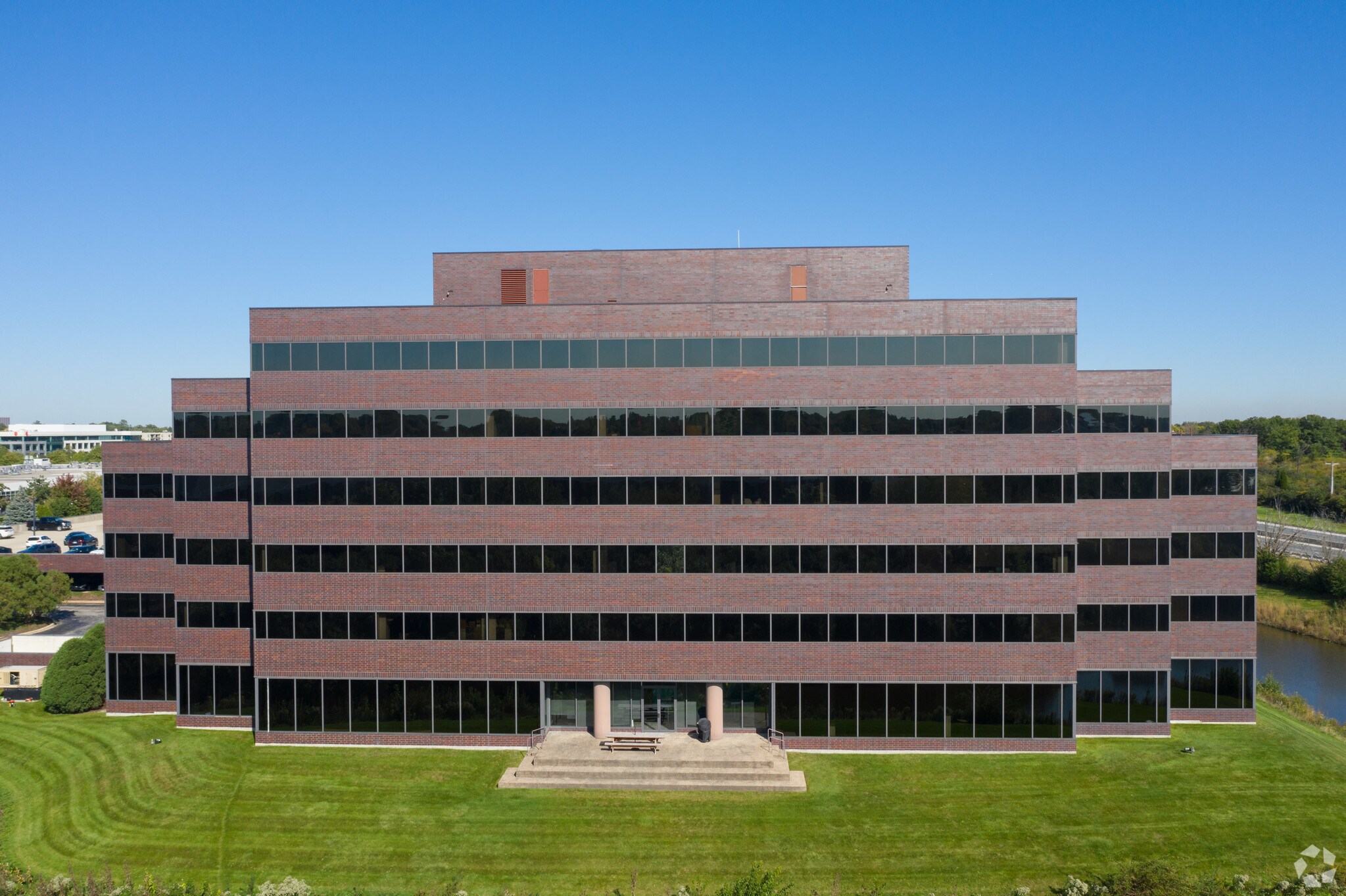 999 Oakmont Plaza Dr, Westmont, IL for Rent