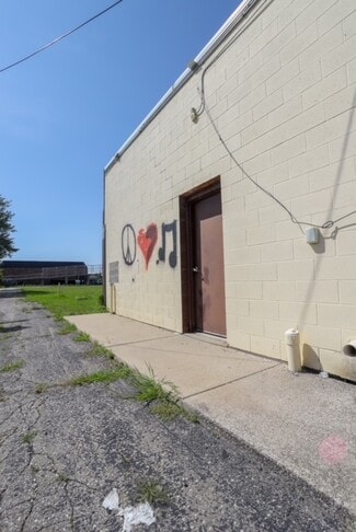 Burton, MI Retail - 1348-1390 E Bristol Rd