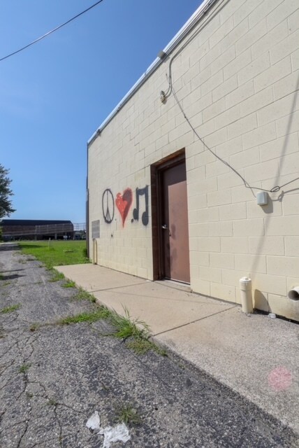1348-1390 E Bristol Rd, Burton, MI for Rent
