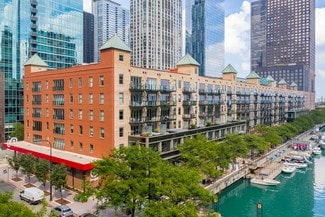 Chicago, IL Retail - 401-465 E Illinois St
