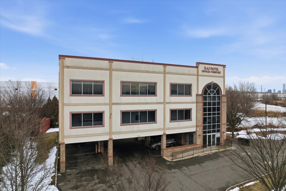 300 Penhorn Ave, Secaucus, NJ for Rent