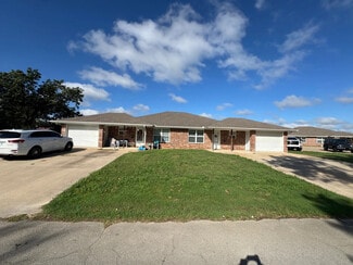 Dewey, OK Apartments - 101-124 S Cherokee Ave