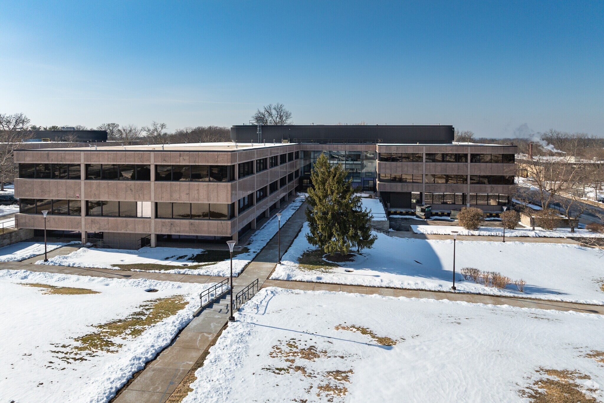 800 N Lindbergh Blvd, Creve Coeur, MO for Rent
