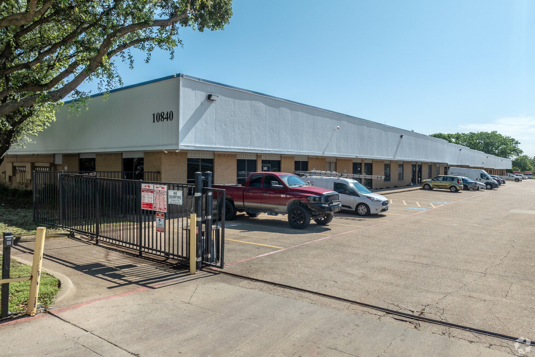 10930 Switzer Ave, Dallas, TX for Rent