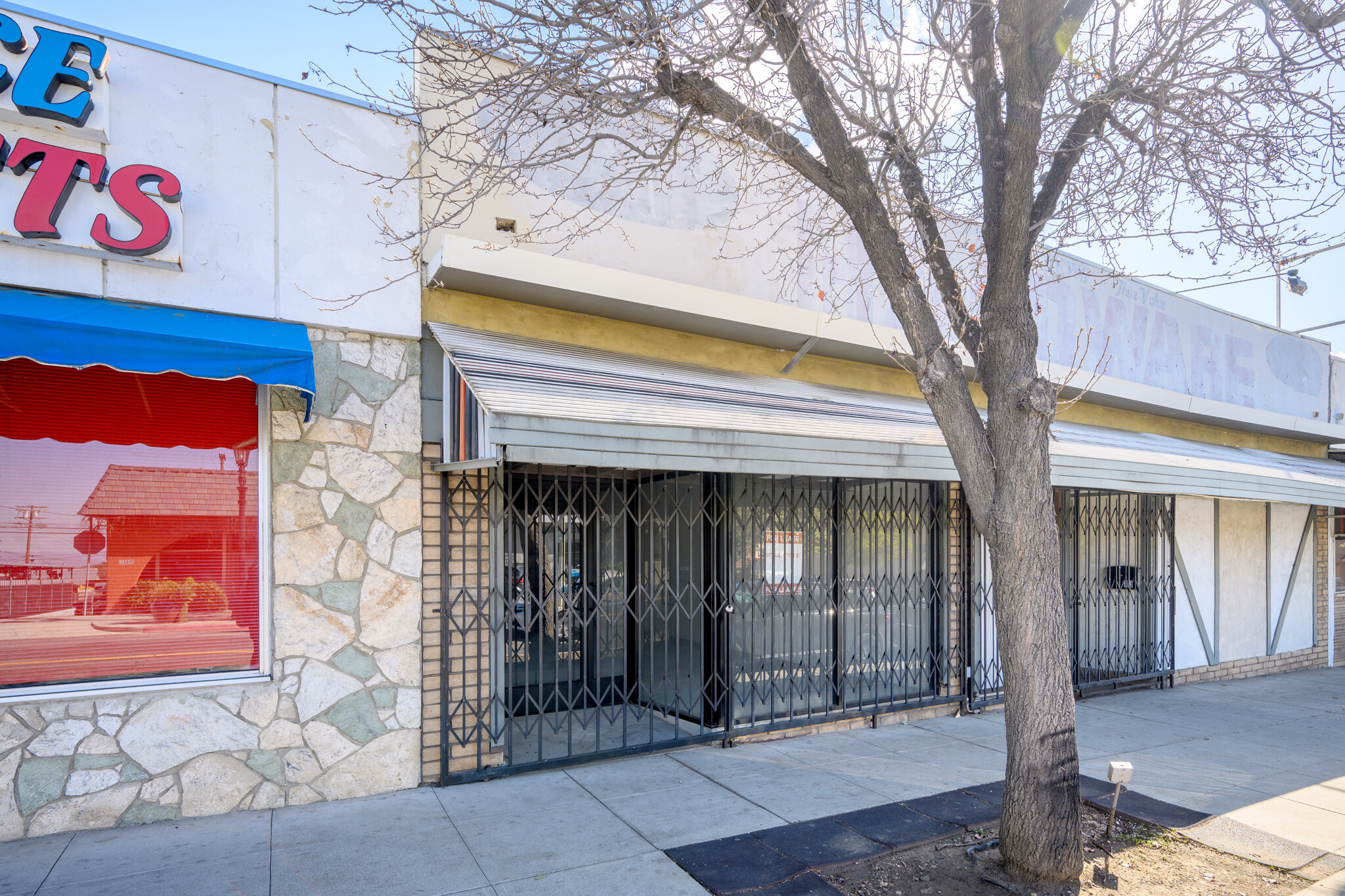 9928 Commerce Ave, Tujunga, CA for Rent