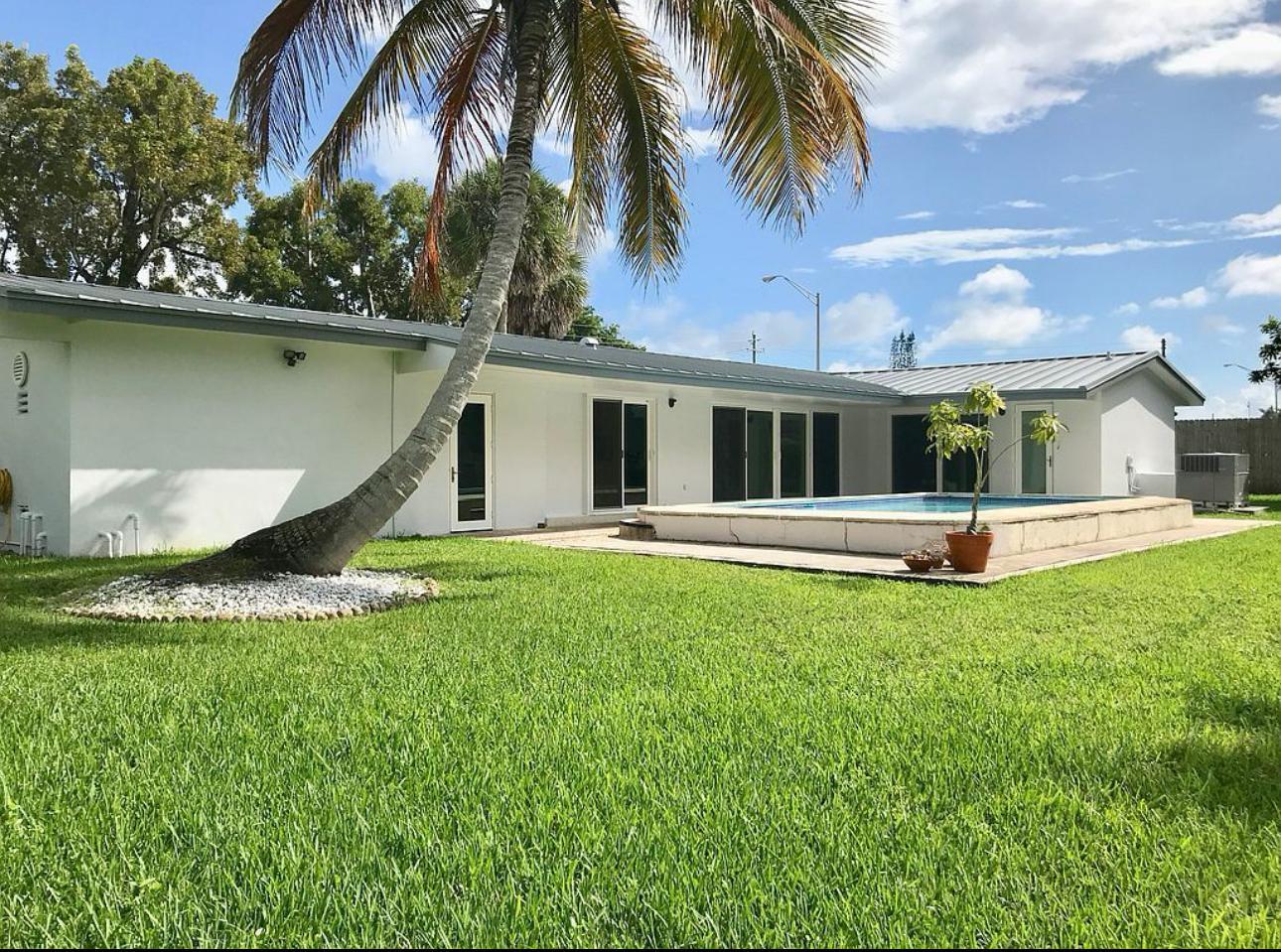 8700 SW 87th Ave, Miami, FL for Sale