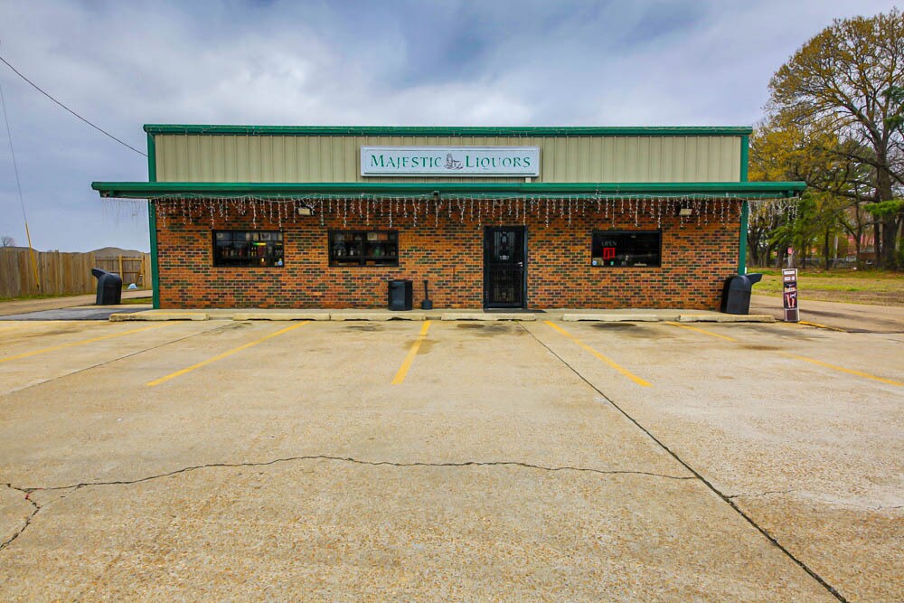 692 W. Chestnut Marianna, AR 72360 Retail Property for Sale on