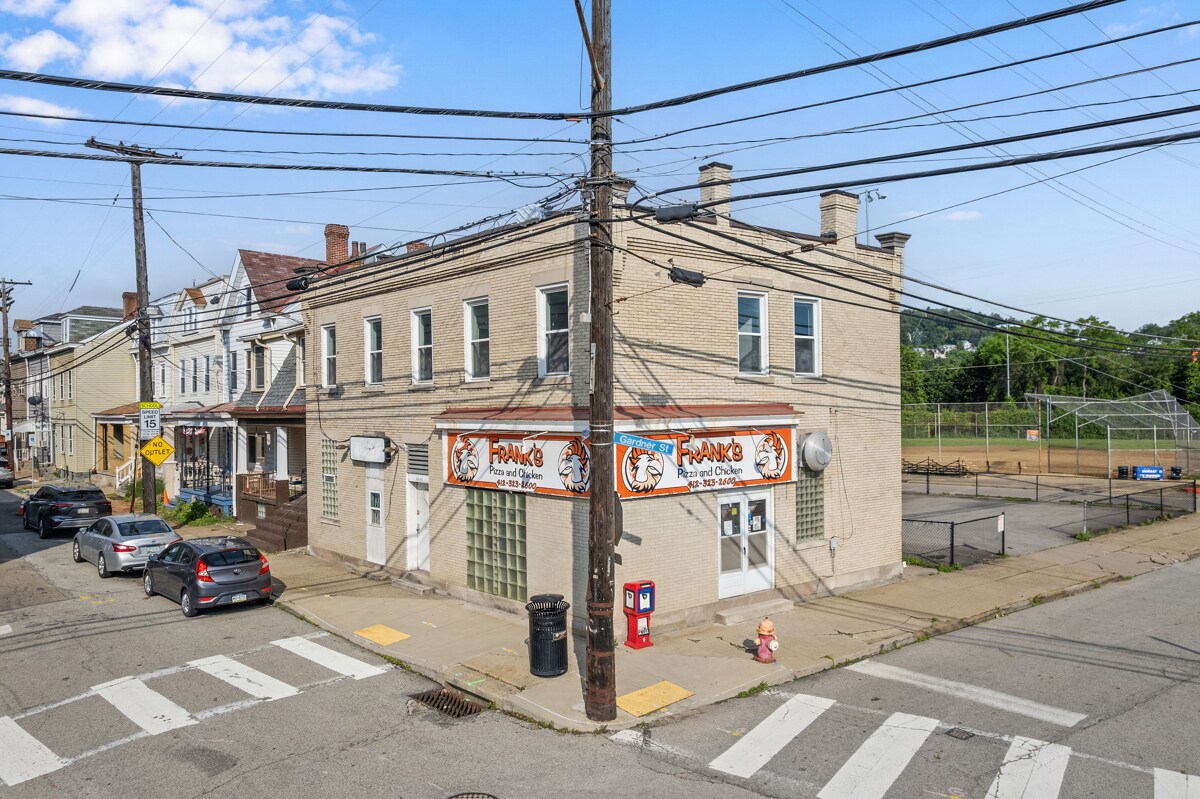 1442 Lowrie St, Pittsburgh, PA for Sale