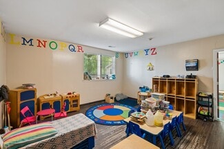 Charleston, SC Schools - 1215 Hobart Ave