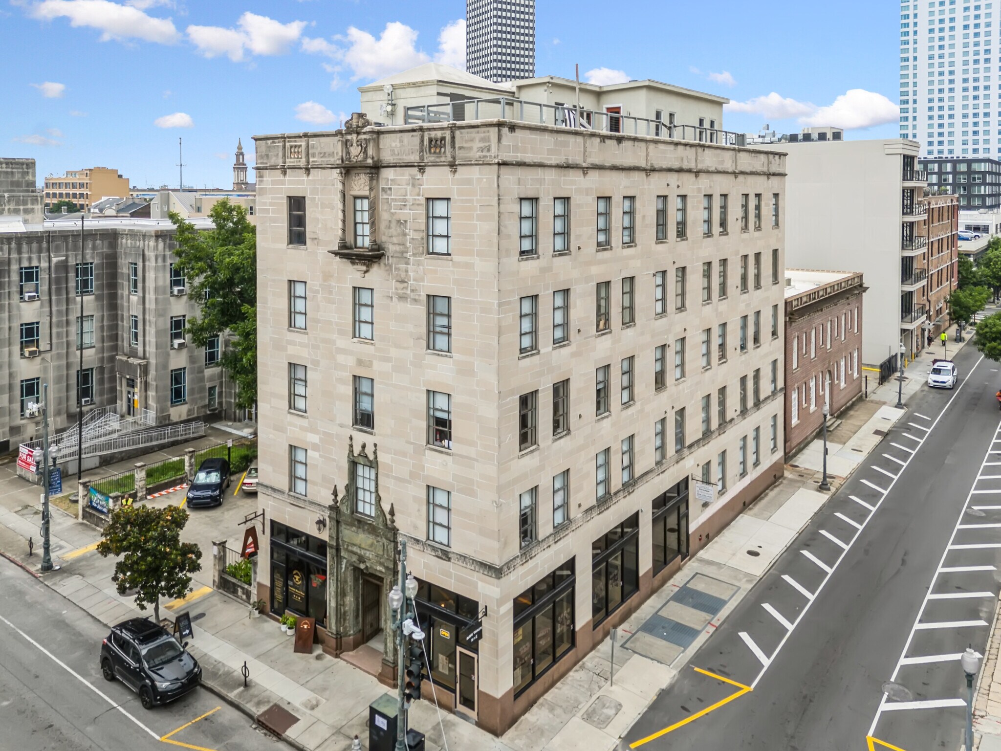 703 Carondelet St, New Orleans, LA for Sale