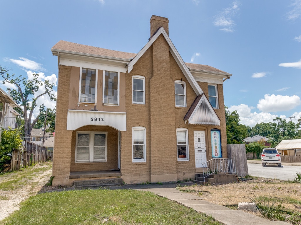 5832 Live Oak St, Dallas, TX for Sale