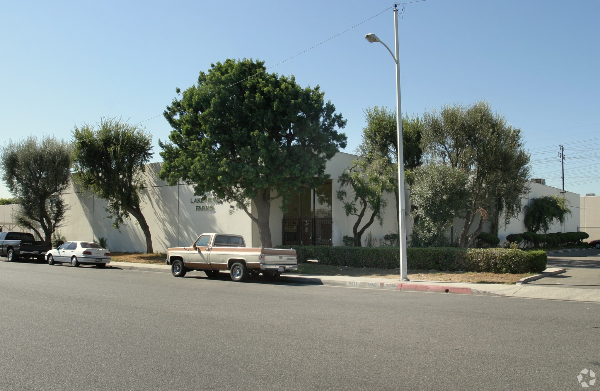 1525512579 Texaco Ave Paramount, CA 90723 Industrial Property for Lease on