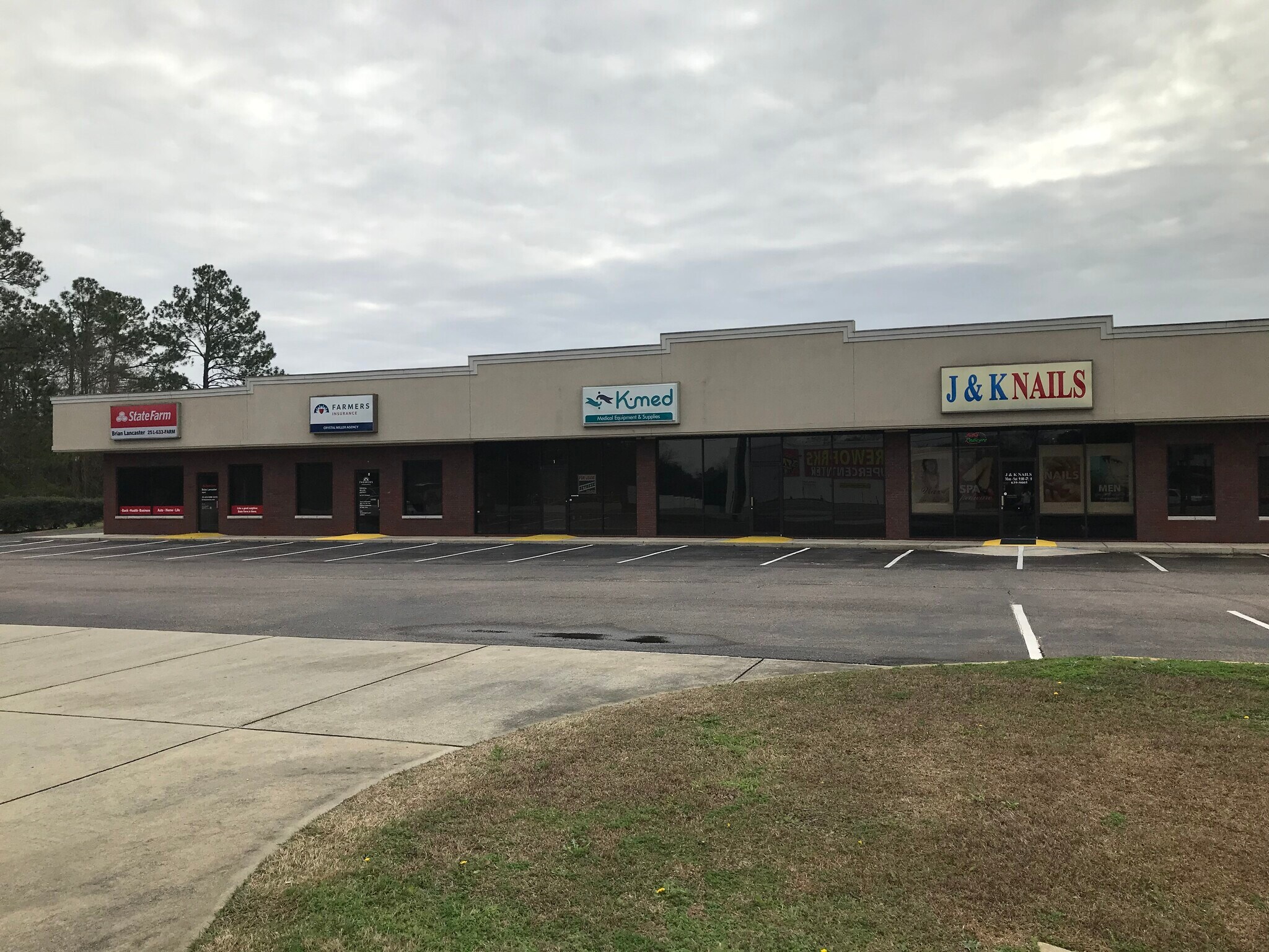 10121 Airport Blvd, Mobile, AL for Rent