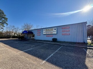 Conroe, TX Office/Retail - 1700 N Loop 336 E