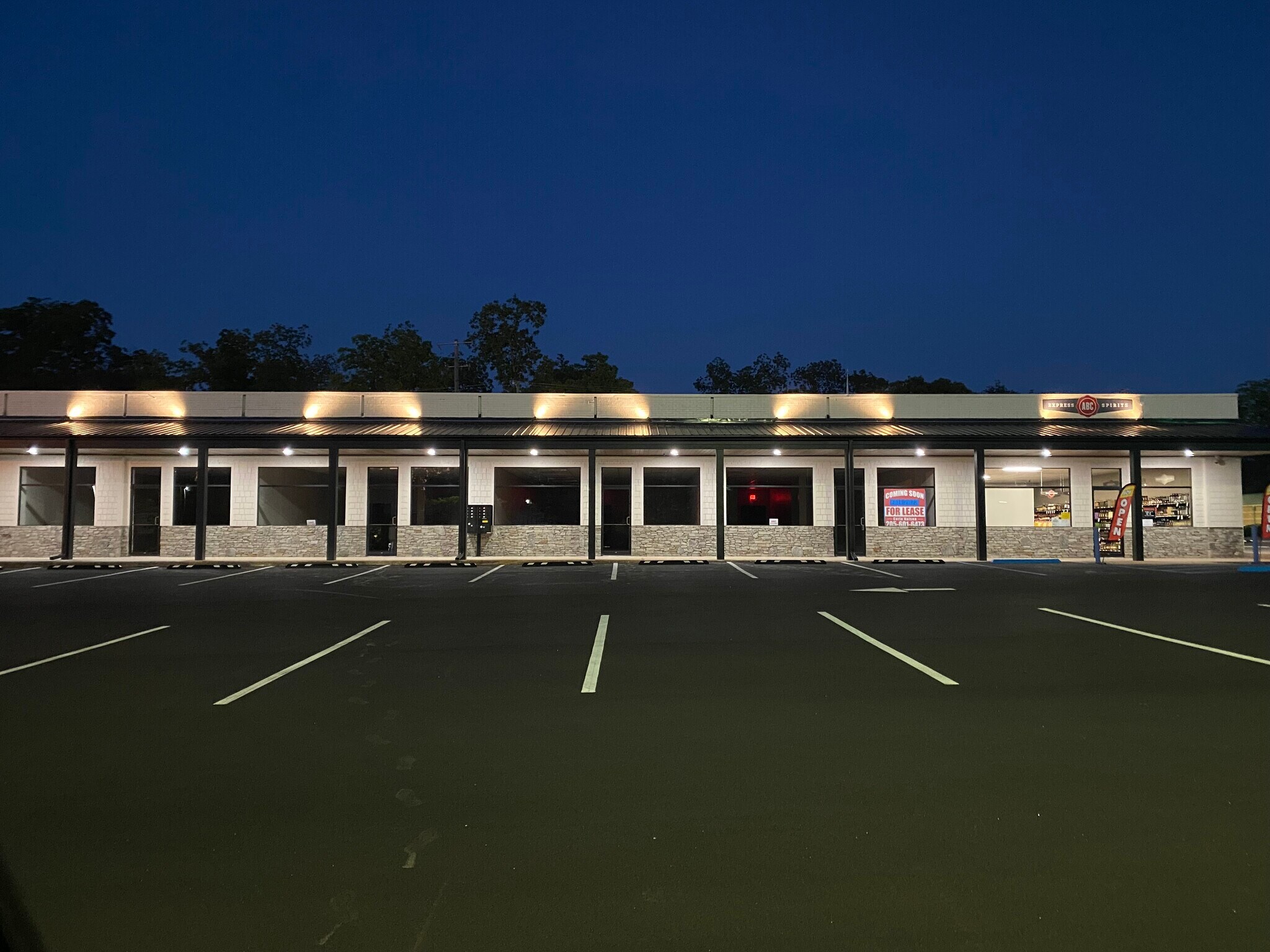 368 N Broadnax St Dadeville, AL 36853 Retail Property for Lease on